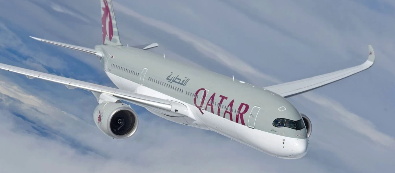 «Πανικός» σε πτήση της Qatar Airways - Άνδρας επιχείρησε να ανοίξει την πόρτα του αεροπλάνου σε υψόμετρο 12.000 μέτρων